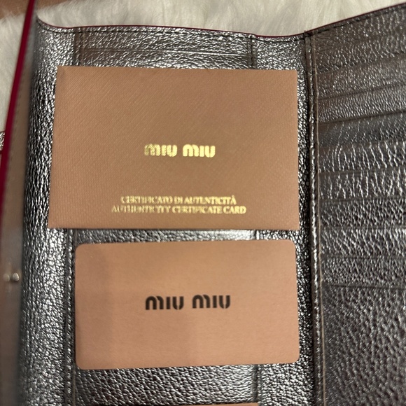 🤍💕NIB Metallic Silver MIU MIU Wallet💕🤍 - Picture 8 of 12